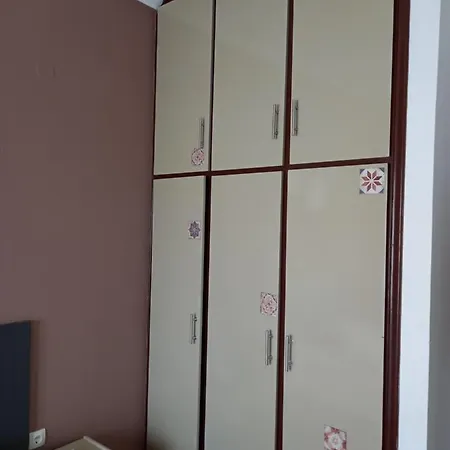 Kostas Apartmán